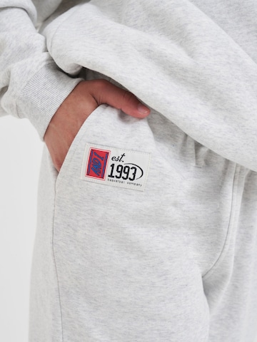 AND1 Tapered Λειτουργικό παντελόνι σε γκρι