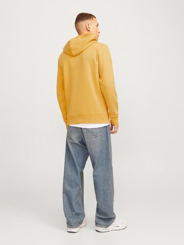 JACK & JONES Sweatshirt in Geel