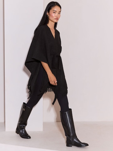 Mantellina di Lipsy in nero