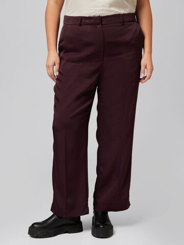 A LOT LESS Loose fit Pleated Pants 'Maggie' in Brown: front