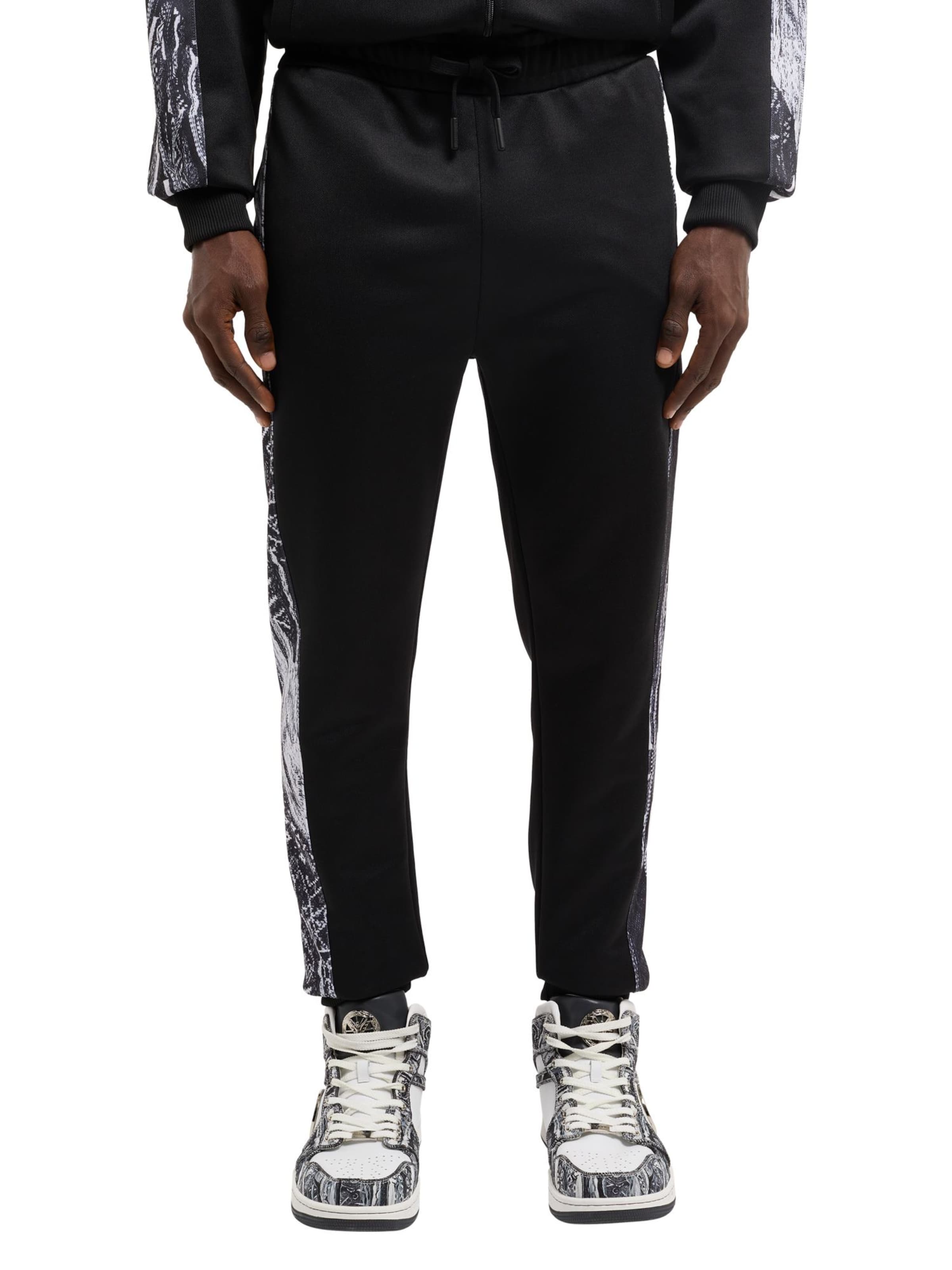 Carlo Colucci Tapered Broek 'Demanega' in Zwart: voorkant