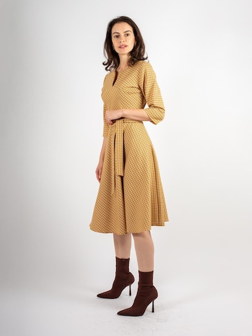 Couture de Marie - Vestido 'Wool Dress with Check Pattern – Dark Yellow – Victoria' en amarillo
