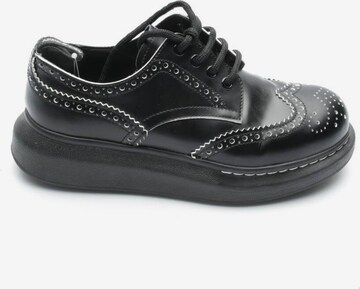 Alexander McQueen Flats & Loafers in 36 in Black: front