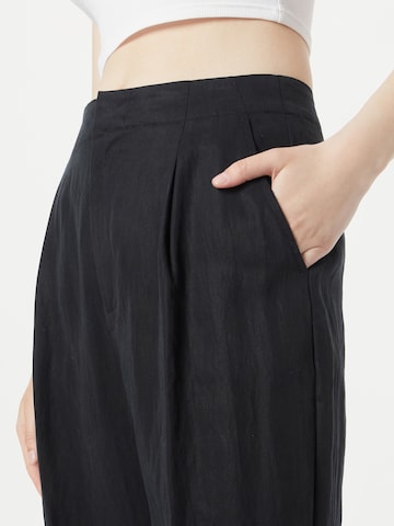 GAP Loose fit Trousers with creases in Black