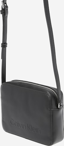 Sac à bandoulière Calvin Klein en noir : devant