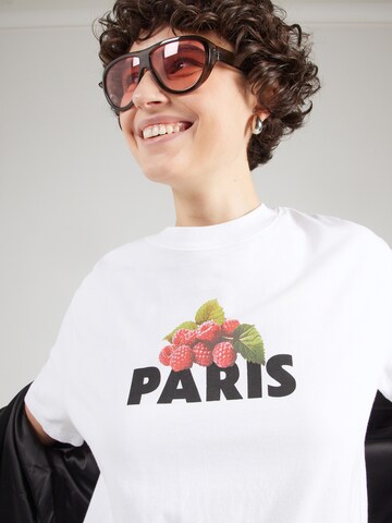 Abercrombie & Fitch Футболка 'PARIS RASPBERRY' в Белый