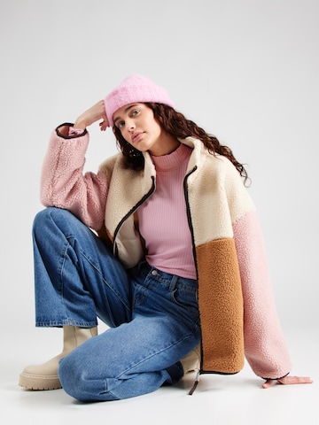 Monki - Chaqueta polar en marrón