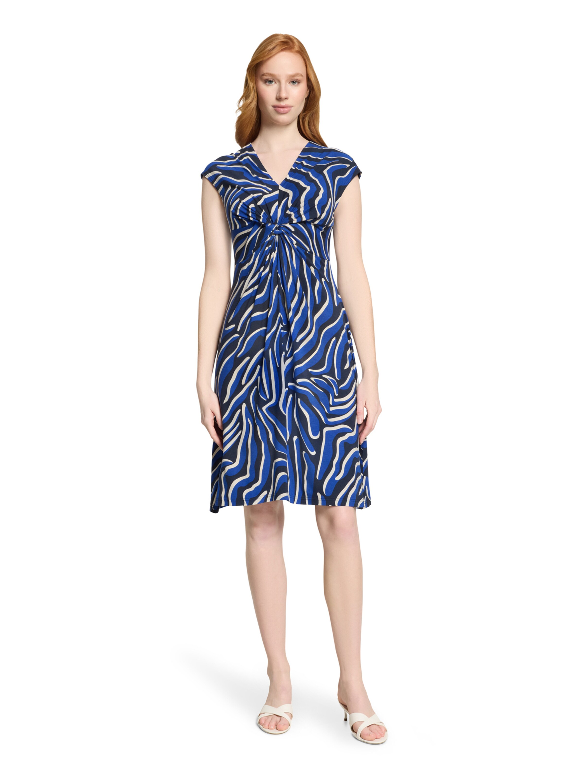 Betty Barclay Jerseykleid mit Raffung in Blau: Vorderseite