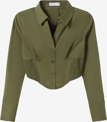 Bershka Blouse in Groen: voorkant