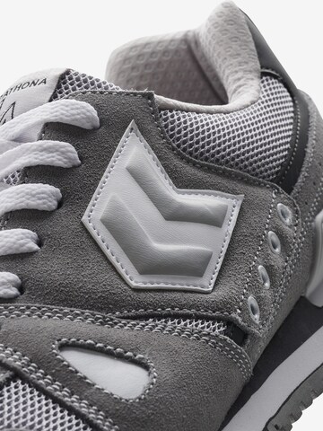 Baskets basses 'MARATHONA' Hummel en gris