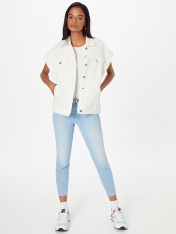 Skinny Jean WRANGLER en bleu