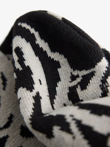 Bershka Sapka - fekete