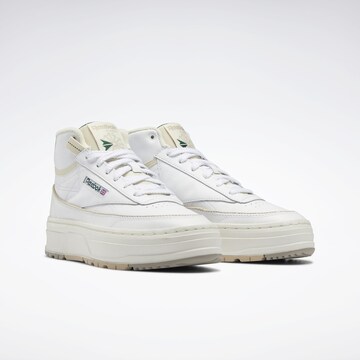 Sneaker alta 'Club C Geo' di Reebok in bianco