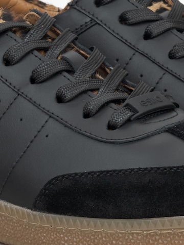 Estro Slip On '09-3223' in Schwarz