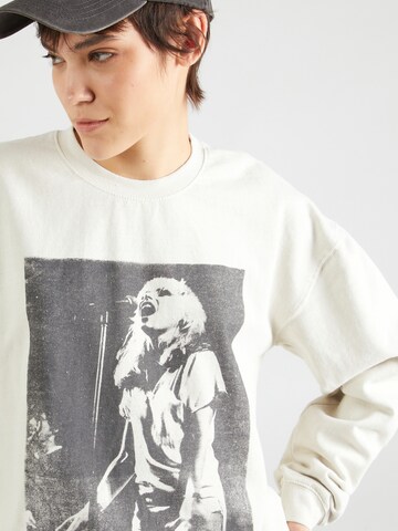 TOPSHOP Sweatshirt in Beige