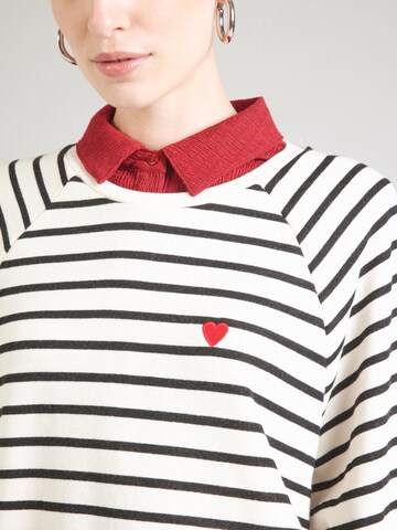 PIECES Sweatshirt 'PCGRETA' in White
