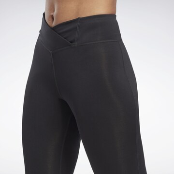 Reebok Skinny Sporthose in Schwarz