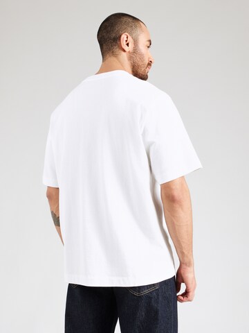 Tricou de la Abercrombie & Fitch pe alb