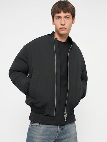 JACK & JONES Prehodna jakna 'JCOAURA' | črna barva