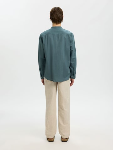 Coupe regular Chemise 'SLHClay' SELECTED en vert