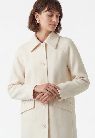Manteau mi-saison Usha en blanc