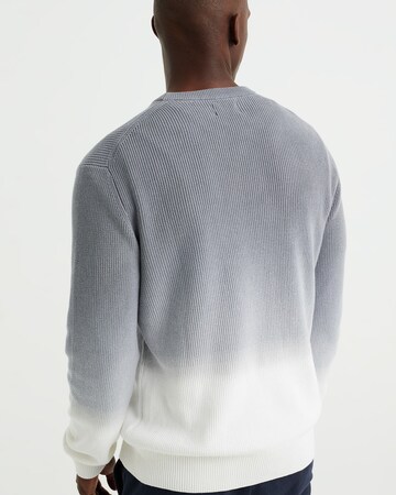 WE Fashion Sweater in Grey