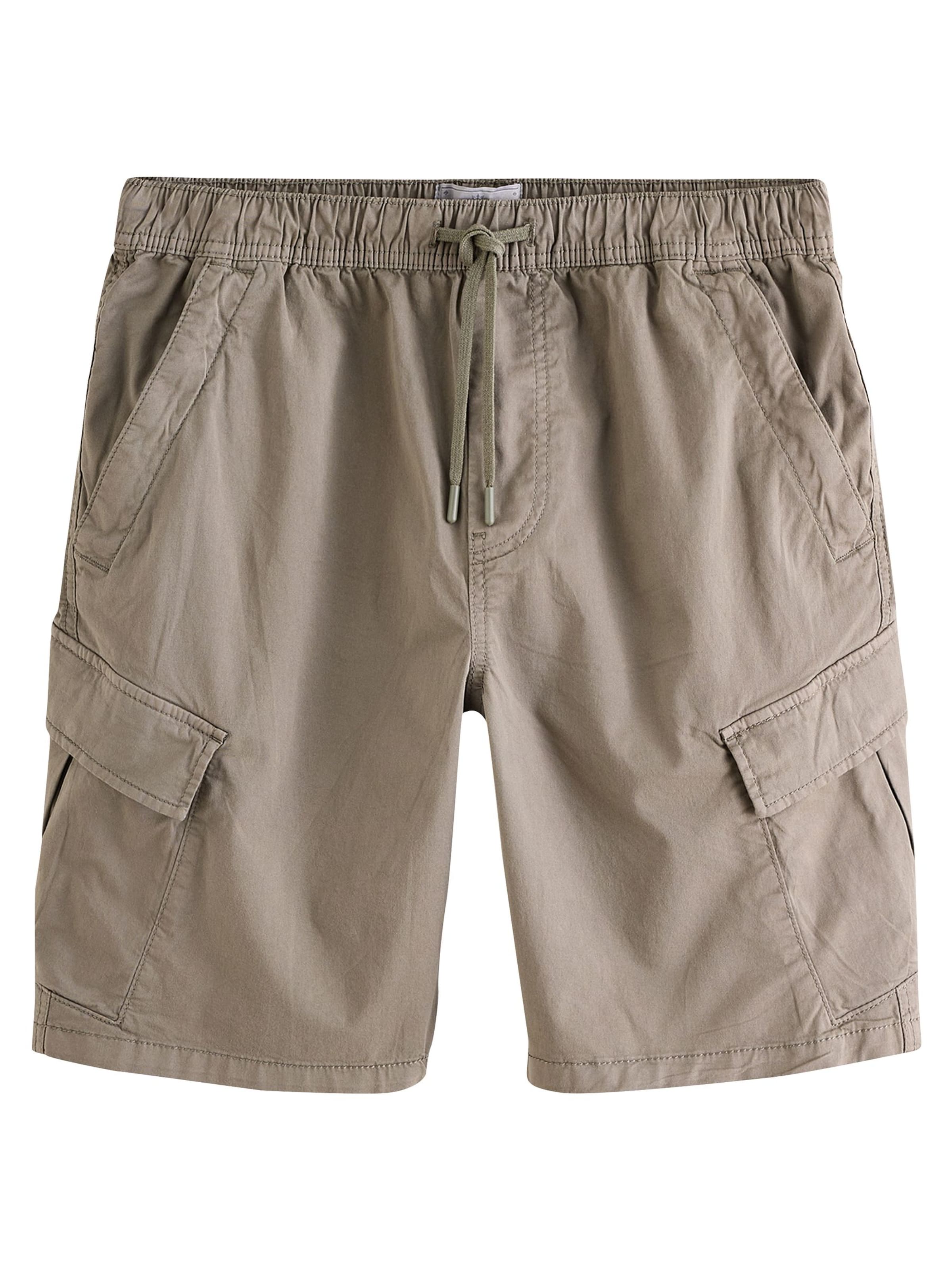 Next Regular Shorts in Grün: Vorderseite