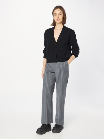 Cardigan 'Abby' A LOT LESS en noir