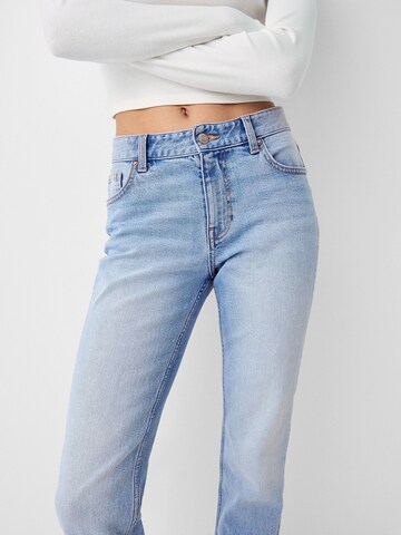 Bershka Regular Jeans in Blau