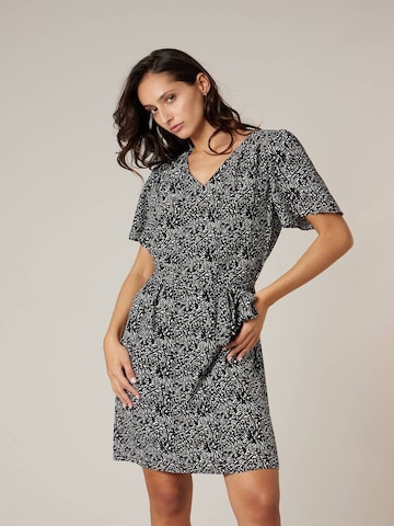 Deeluxe Kleid‌ in Schwarz