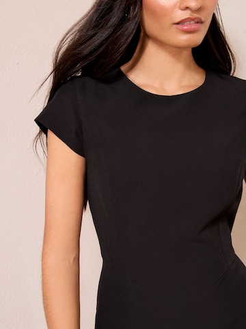 Rochie de la Friends Like These pe negru