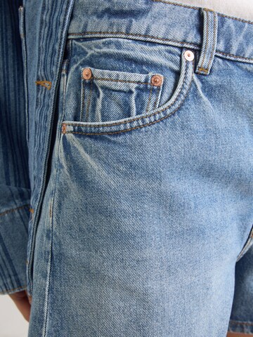 & Other Stories Loosefit Shorts in Blau