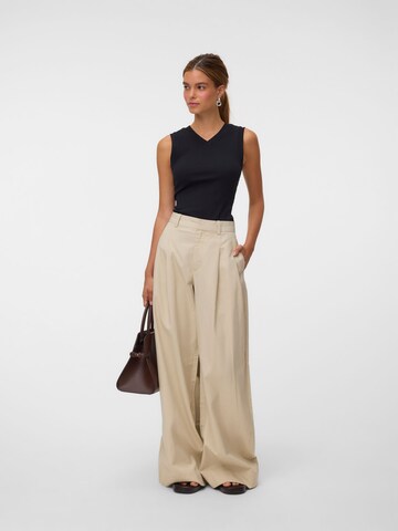 Wide leg Pantaloni con pieghe 'VMNova' di VERO MODA in beige