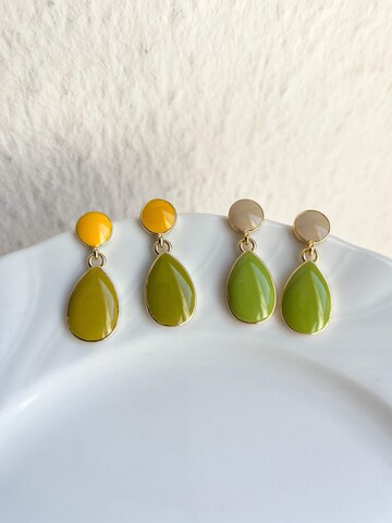 Kamakula Earrings 'Enamel Teardrop' in Beige