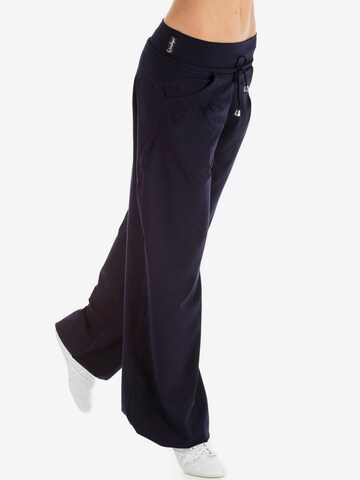 Winshape Широка кройка Спортен панталон 'WTE3' в синьо: отпред