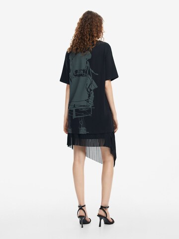 Rochie de la Desigual pe negru