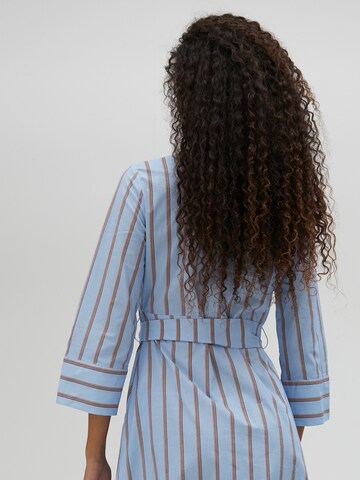 Abito camicia di Lola Casademunt in blu