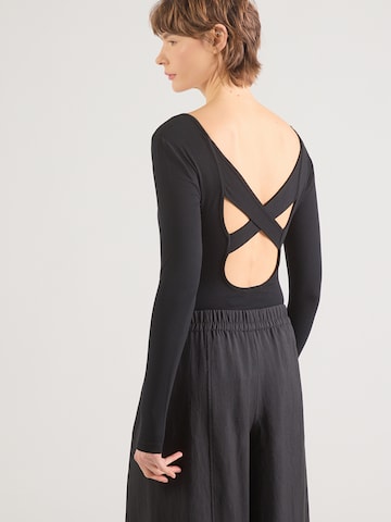 ABOUT YOU Блуза боди 'Luna' в черно