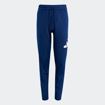 ADIDAS SPORTSWEAR Trainingspak 'Essentials' in Blauw