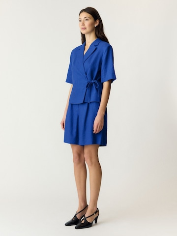 Wide leg Pantaloni con pieghe 'YASPrimo' di YAS in blu