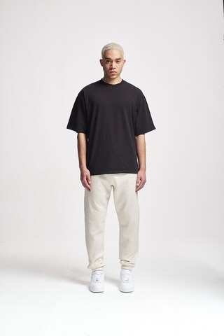 Urban Classics Regular Pants in White: front