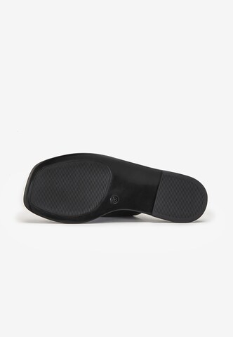 INUOVO T-bar sandals in Black