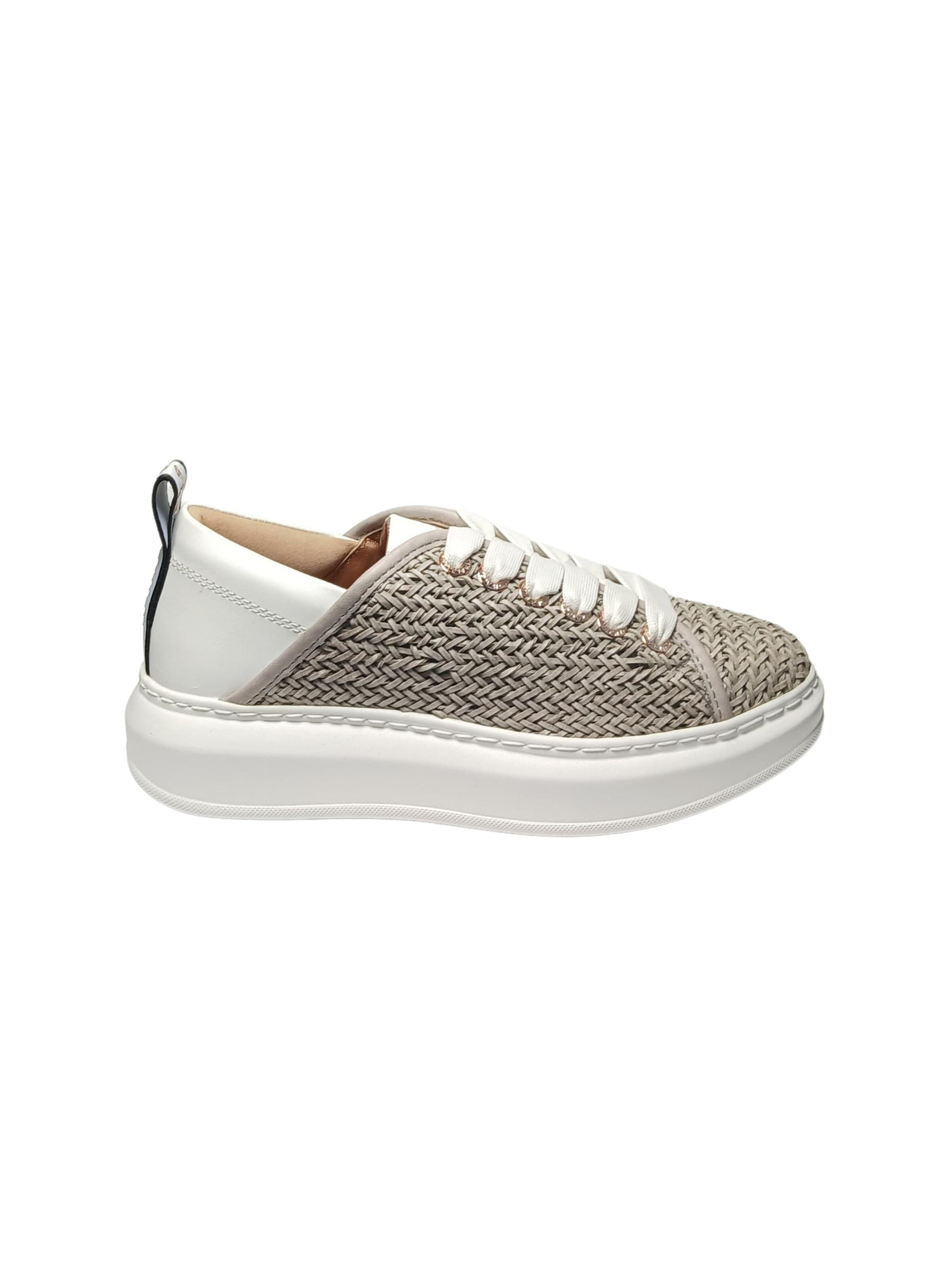 Baskets basses Alexander Smith en gris : devant