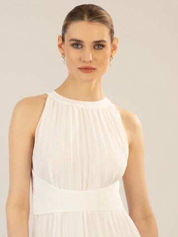 APART Chiffonkleid in Weiß
