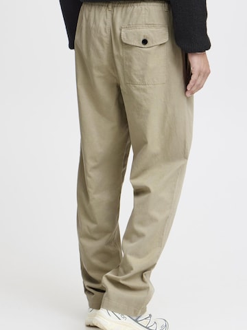 Tapered Pantaloni con pieghe 'Moose Liam' di !Solid in beige