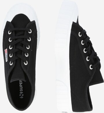 SUPERGA Låg sneaker 'Cotu' i svart