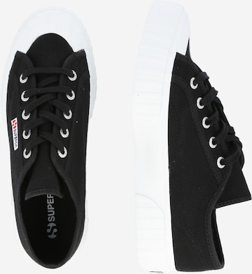 Sneaker low de la SUPERGA pe negru