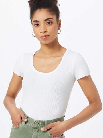 BDG Urban Outfitters Majica | bela barva: sprednja stran