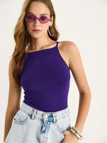 Bianco Lucci Top in Lila: voorkant