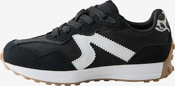 Baskets Next en noir : devant